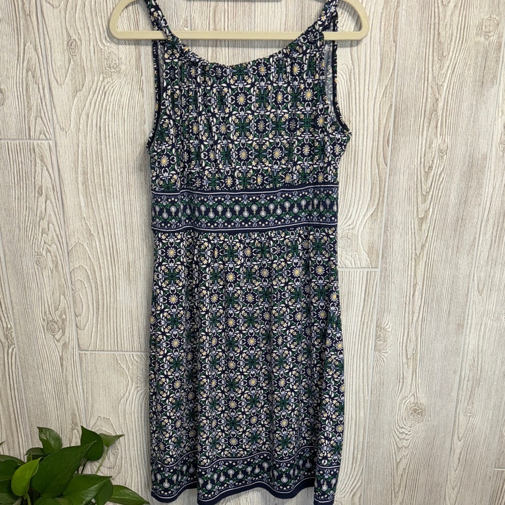 Chic Sleeveless Patterned Midi Dress in Blue and Green